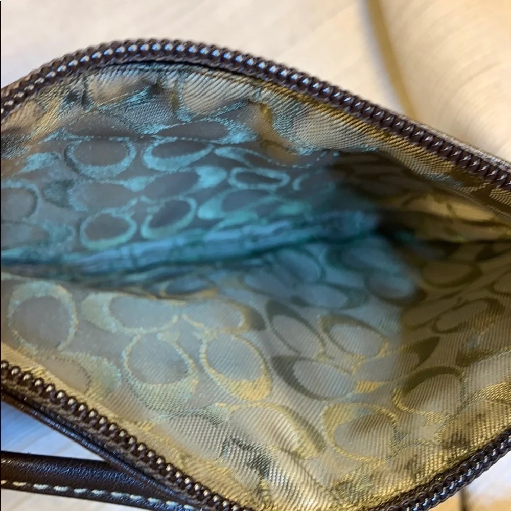 Coach never used☀️see